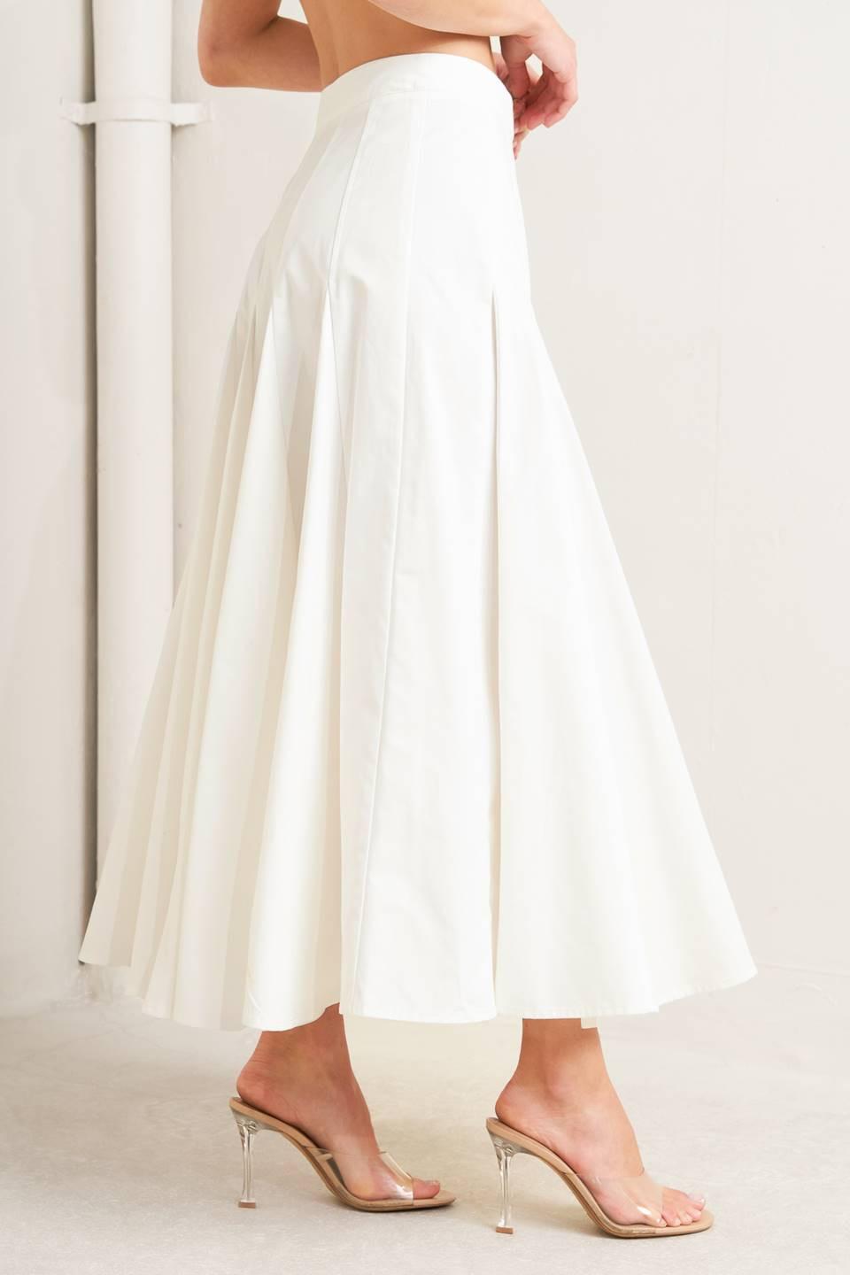 WHITE WOVEN CIRCLE SKIRT