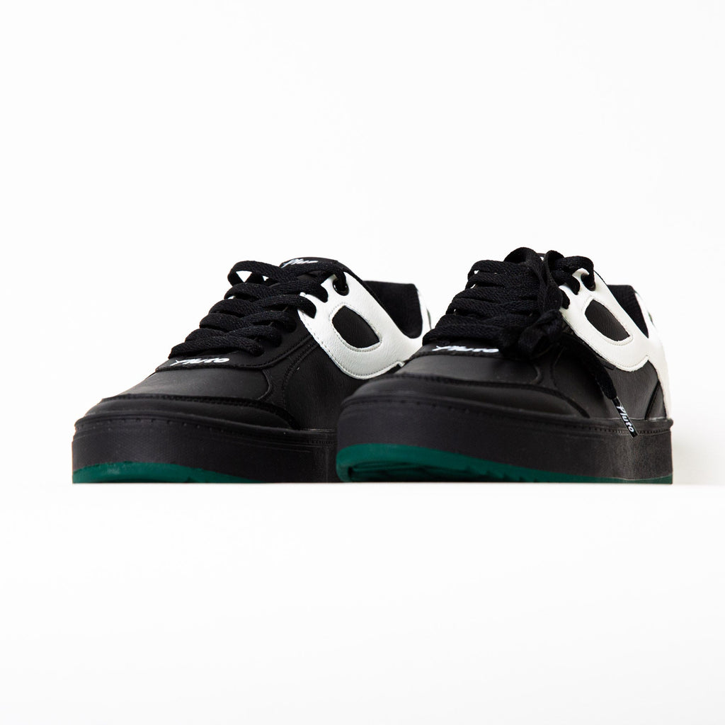 PLUTO Sneakers