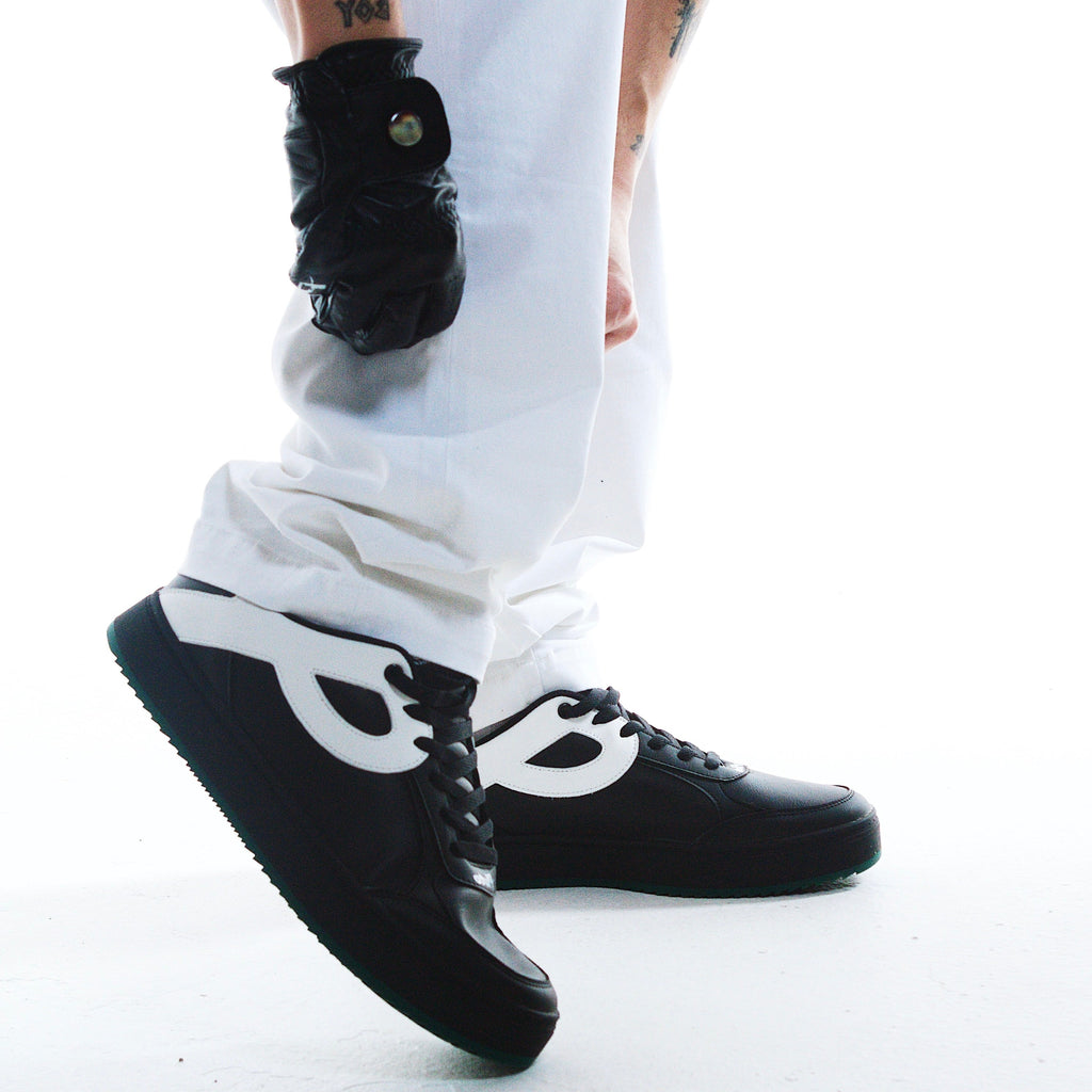 PLUTO Sneakers